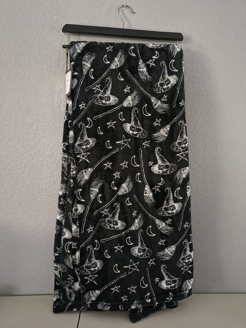 Halloween Black Throw Blanket Witchy Mystical Brooms Witch Hats Decor